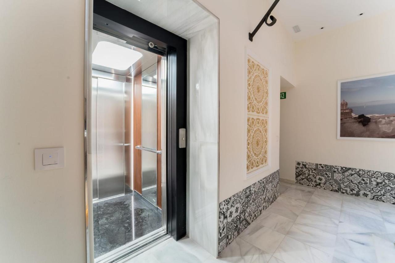 Apartamento Cadiz Centro Fabio Rufino Екстериор снимка
